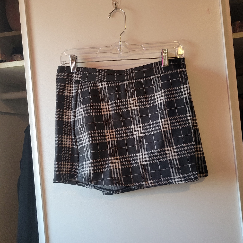 Short skirt plaid gray super cute